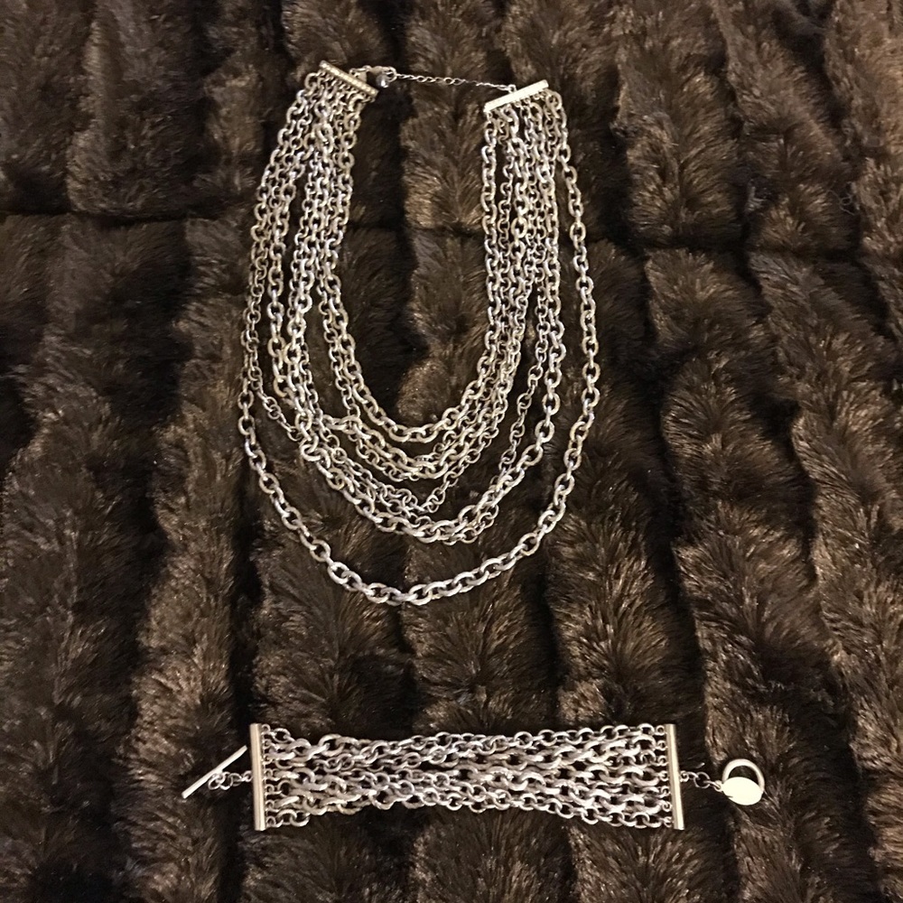 Silver layered fashion necklace and bracelet set